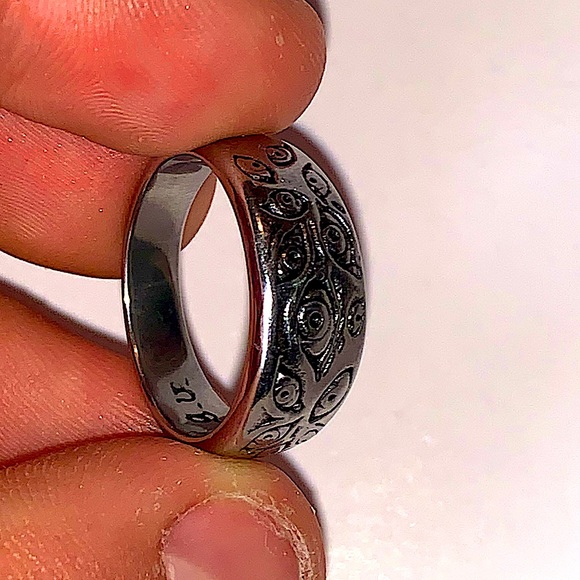 Silver Ring - Picture 2 of 3